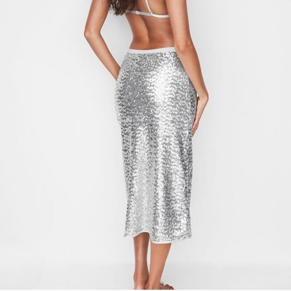 NWOT Victoria Secret silver sequin skirt - Size Small - Picture 2 of 9
